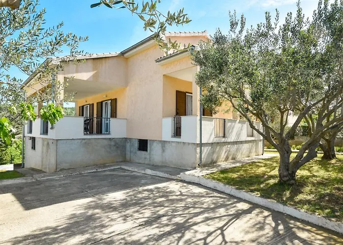 Mia By Interhome Anic