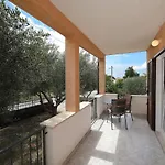 Mia By Interhome Anić