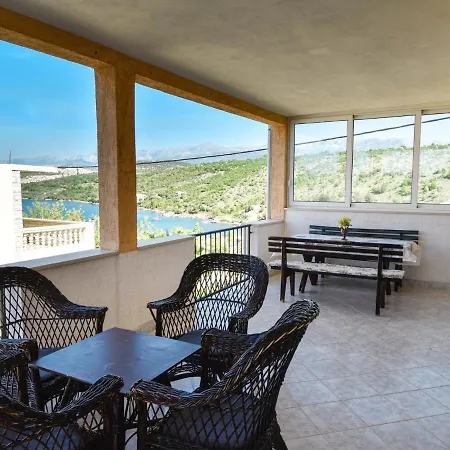Holiday home Mia By Interhome